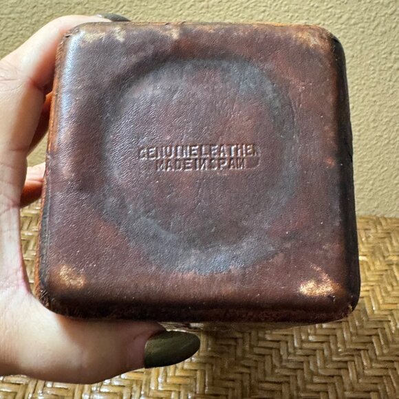 Vintage Embossed Leather Wrapped Decanter With Cork Stopper & WHISKY Tag - Picture 14 of 15